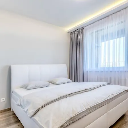 Apartmán Top City View From 23rd Floor - Parking Included Bratislava