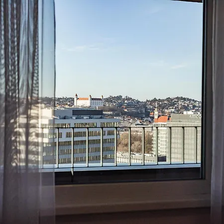 Top City View From 23rd Floor - Parking Included * Pozsony