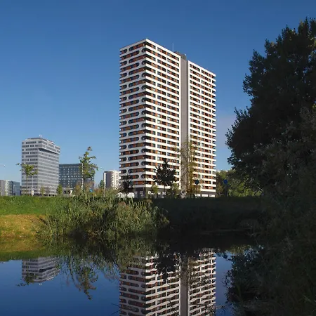 Top City View From 23rd Floor - Parking Included Μπρατισλάβα