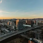 Top City View From 23rd Floor - Parking Included *